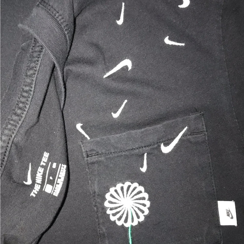 Nike - Dandelion Embroidered Tee